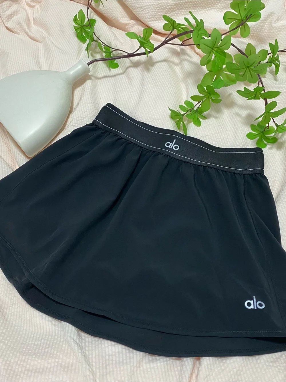 ALO Yoga Black Athletic Mini Skirt with Logo Waistband